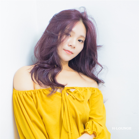 Read more about the article 顯白凍齡微醺莓果紫空氣感中長髮燙髮