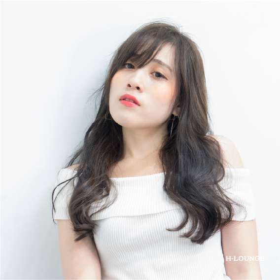Read more about the article 隨性優雅柔霧黑茶色自然波紋中長髮燙髮